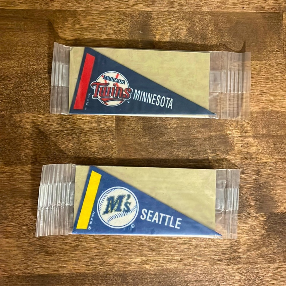 1992 MLB Minnesota Twins And Seattle Mariners Banner’s